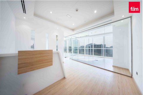 Oficina en Business Bay, Dubai, 61.7 m², № 50704 - foto 3