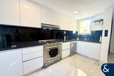 Villa in The Springs, Dubai 3 bedrooms, 255 sq.m. № 98937 - photo 2