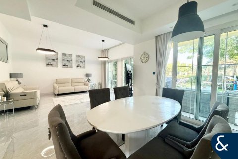 Villa in The Springs, Dubai 3 bedrooms, 255 sq.m. № 98937 - photo 3