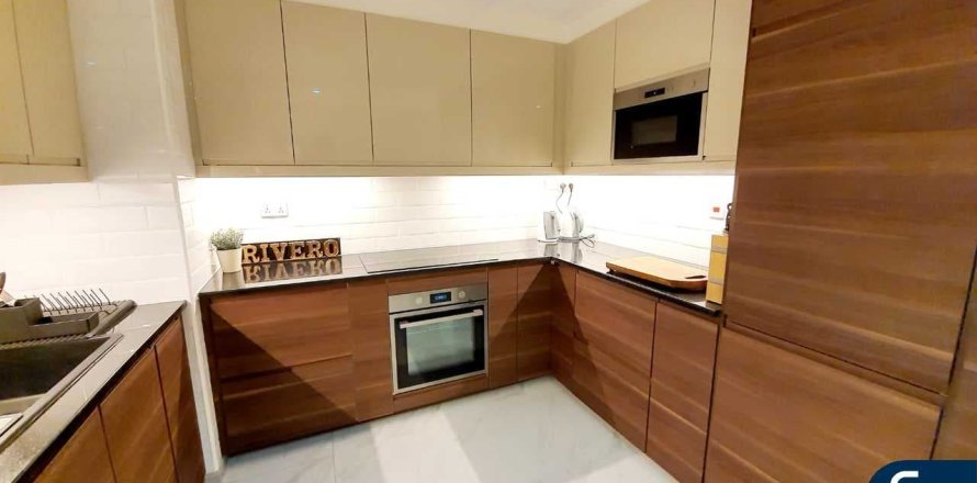 Квартира в Джумейра Бич Резиденс, Дубай, 2 спальни, 131м², № 98938