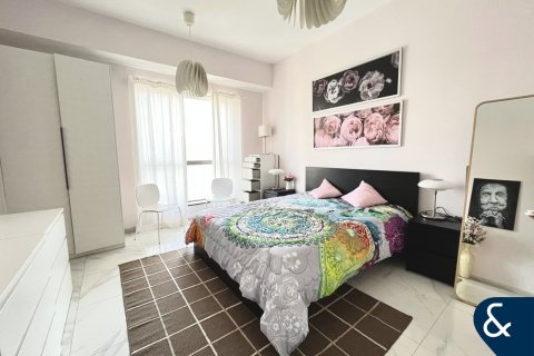 Снять в аренду квартиру в Джумейра Бич Резиденс, Дубай: 2 спальни, 131м², № 98938 - фото 9