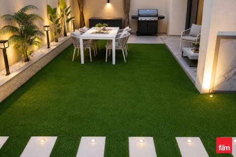 Villa in Dubai 4 bedrooms, 258.7 sq.m. № 114127 - photo 9