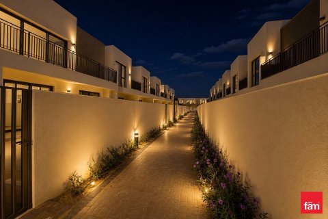 Villa in Dubai 4 bedrooms, 258.7 sq.m. № 114127 - photo 8