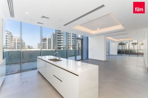 Apartment in Dubai 4 bedrooms, 466.4 sq.m. № 111700 - photo 30