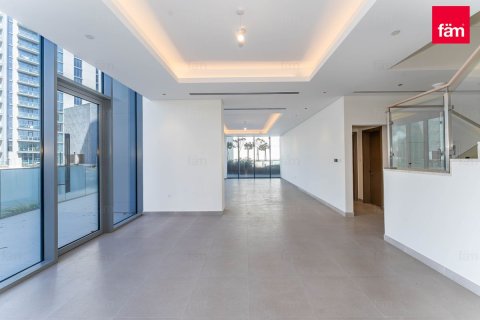 Apartment in Dubai 4 bedrooms, 466.4 sq.m. № 111700 - photo 2