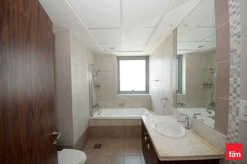 Apartment in Business Bay, Dubai 2 bedrooms, 133.1 sq.m. № 111701 - photo 5