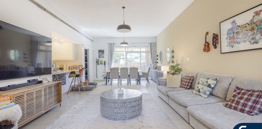 Квартира в Al Jaz, Greens, Дубай, 2 спальни, 146м², № 74555