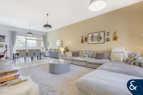 Купить квартиру в Al Jaz, Greens, Дубай: 2 спальни, 146м², № 74555 - фото 2