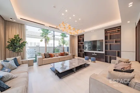 Купить виллу в Пальме Джумейре, Дубай: 6 спален, 1394м², № 61786 - фото 2