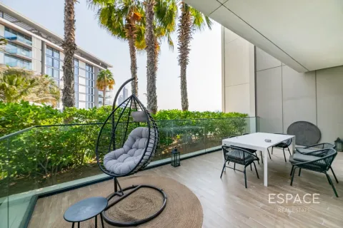 Apartment in Bluewaters, Dubai 2 bedrooms, 184 sq.m. № 61789 - photo 1