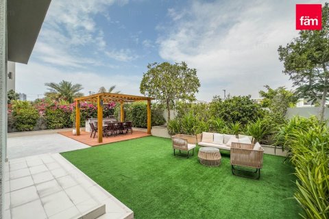 Villa in Dubai Hills Estate, Dubai 3 bedrooms, 448.7 sq.m. № 97606 - photo 10