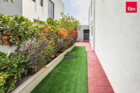 Villa in Dubai Hills Estate, Dubai 3 bedrooms, 448.7 sq.m. № 97606 - photo 8