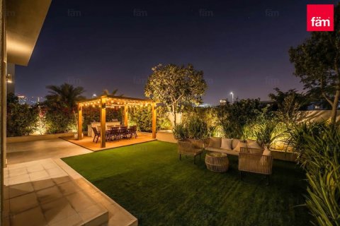 Villa in Dubai Hills Estate, Dubai 3 bedrooms, 448.7 sq.m. № 97606 - photo 11