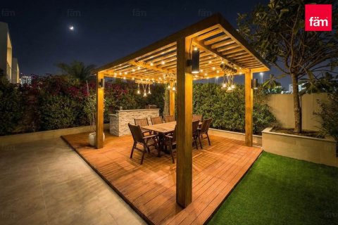 Villa in Dubai Hills Estate, Dubai 3 bedrooms, 448.7 sq.m. № 97606 - photo 12