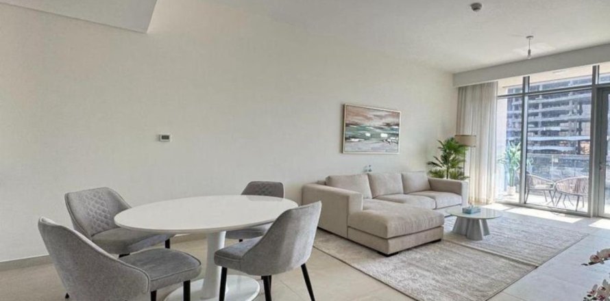 Квартира в Аль-Васле, Дубай, 2 спальни, 123.3м², № 97616