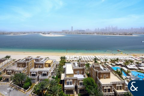Apartment in Kingdom of Sheba, Palm Jumeirah, Dubai 3 bedrooms, 226 sq.m. № 91346 - photo 1