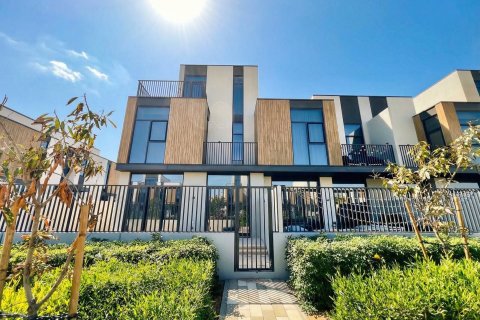Adosado en Mudon, Dubai, 4 dormitorios, 277 m², № 97042 - foto 2
