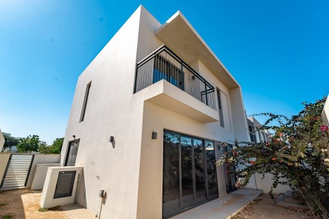 Townhouse in Dubai 4 bedrooms, 205 sq.m. № 97043 - photo 24