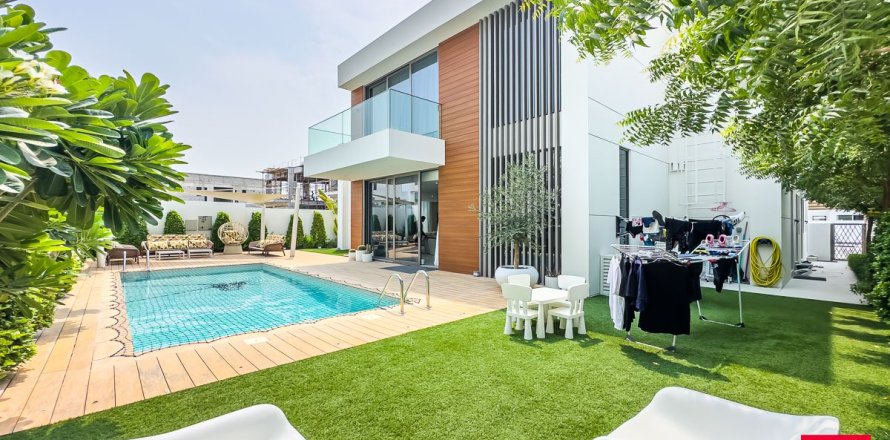 Villa in Al Furjan, Dubai 6 bedrooms, 572 sq.m. № 10224