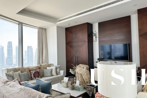 Apartment in The Address Sky View Towers, Downtown Dubai (Downtown Burj Dubai), Dubai 4 bedrooms, 236 sq.m. № 39738 - photo 19