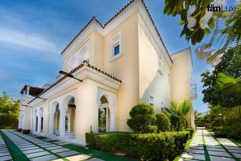 Villa à Dubai, 6 chambres, 2193.7 m², № 72246 - photo 4