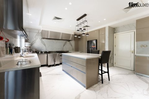 Villa à Dubai, 6 chambres, 2193.7 m², № 72246 - photo 15