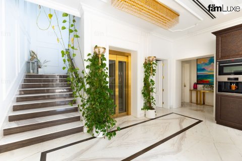 Villa à Dubai, 6 chambres, 2193.7 m², № 72246 - photo 16