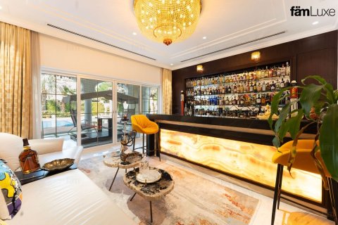 Villa à Dubai, 6 chambres, 2193.7 m², № 72246 - photo 12