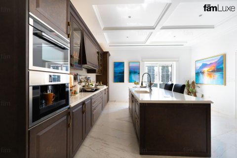 Villa à Dubai, 6 chambres, 2193.7 m², № 72246 - photo 14