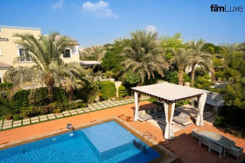 Villa à Dubai, 6 chambres, 2193.7 m², № 72246 - photo 30