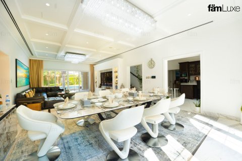 Villa à Dubai, 6 chambres, 2193.7 m², № 72246 - photo 17