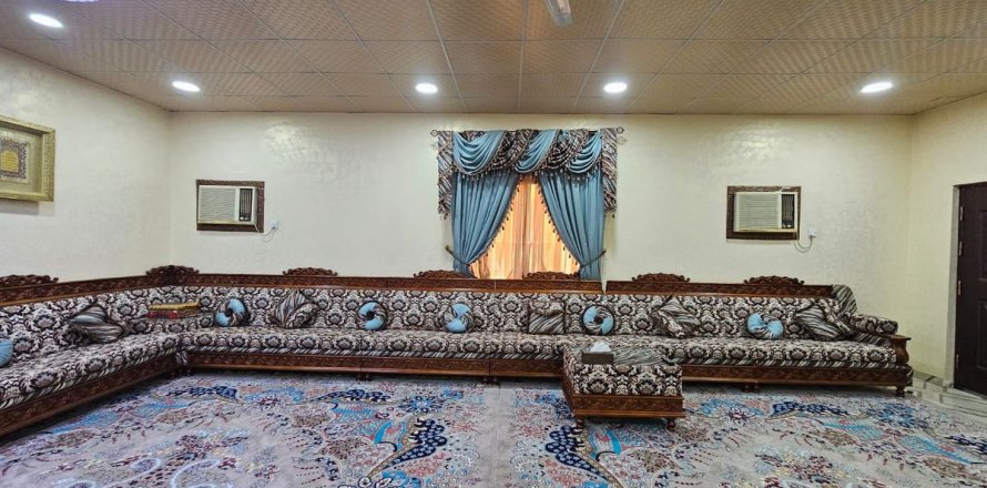 Вилла в Аль-Васле, Дубай, 8 спален, 1189.1м², № 72237