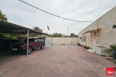 Купить виллу в Аль-Васле, Дубай: 8 спален, 1189.1м², № 72237 - фото 9