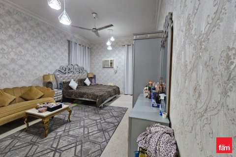 Купить виллу в Аль-Васле, Дубай: 8 спален, 1189.1м², № 72237 - фото 3