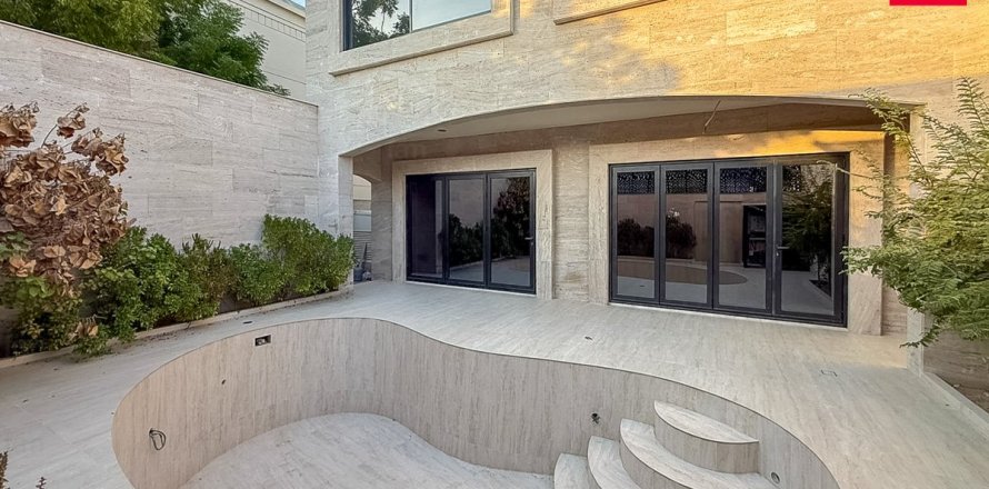 Villa in Umm Suqeim, Dubai 4 bedrooms, 478.4 sq.m. № 58442