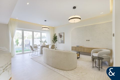 Villa en Arabian Ranches, Dubai, 4 dormitorios, 228 m², № 98537 - foto 3