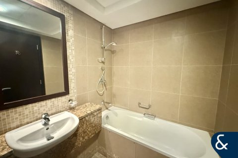 Apartment in DIFC, Dubai 2 bedrooms, 139 sq.m. № 76619 - photo 10