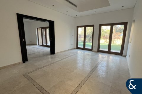 Villa in North Village, Al Furjan, Dubai 3 bedrooms, 600 sq.m. № 76632 - photo 3