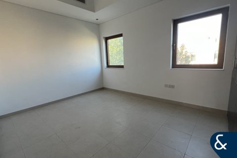 Villa in North Village, Al Furjan, Dubai 3 bedrooms, 600 sq.m. № 76632 - photo 10