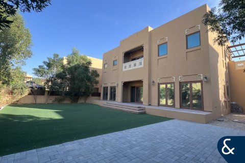 Villa in North Village, Al Furjan, Dubai 3 bedrooms, 600 sq.m. № 76632 - photo 2