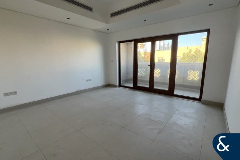 Villa in North Village, Al Furjan, Dubai 3 bedrooms, 600 sq.m. № 76632 - photo 12
