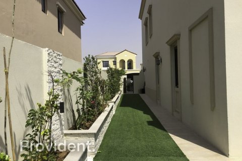 Villa in Arabian Ranches 2, Dubai 5 bedrooms, 463.5 sq.m. № 1920 - photo 2