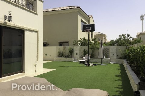 Villa in Arabian Ranches 2, Dubai 5 bedrooms, 463.5 sq.m. № 1920 - photo 1