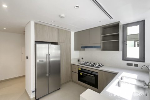 Villa à Dubai, 4 chambres, 221.6 m², № 77231 - photo 5