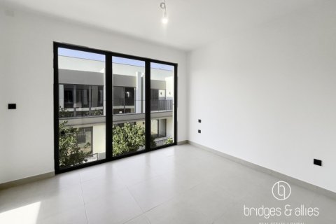 Villa à Dubai, 4 chambres, 221.6 m², № 77231 - photo 3