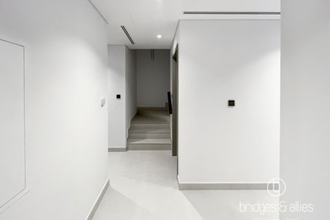 فيلا في دبي 4 غرف نوم, 212.7 م² رقم 77230 - صورة 16