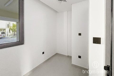 فيلا في دبي 4 غرف نوم, 202.1 م² رقم 77228 - صورة 15