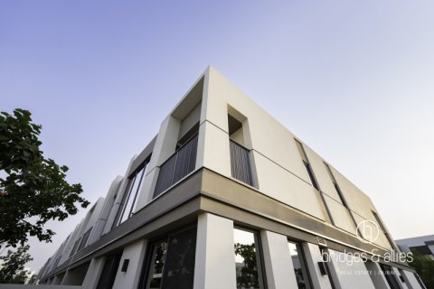 Villa en Dubai, 4 dormitorios, 140.5 m², № 77215 - foto 22