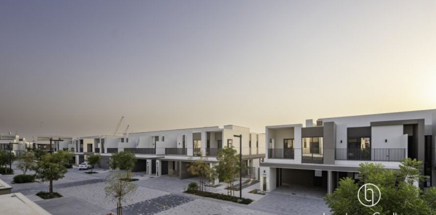 Villa en Dubai, 4 dormitorios, 140.5 m², № 77215