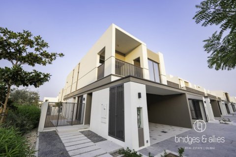 Villa en Dubai, 4 dormitorios, 140.5 m², № 77215 - foto 25